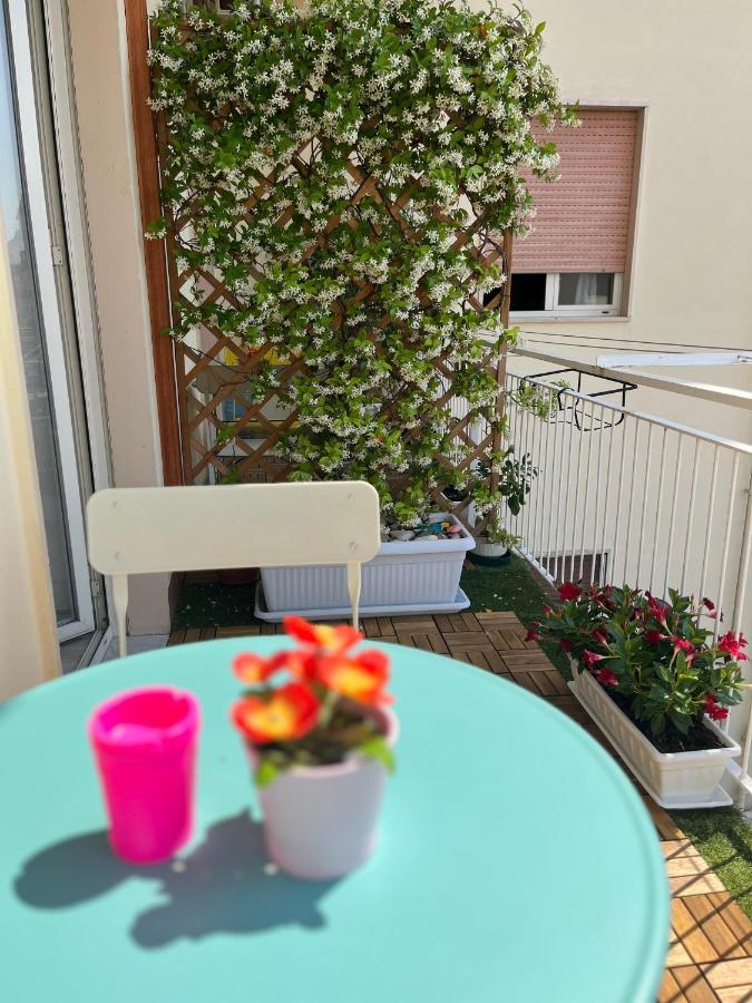 Frebi'S Home - Bed & Breakfast Napoli Esterno foto